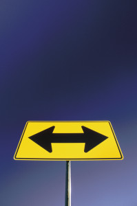 Linie cu două săgeți, punct de cotitură