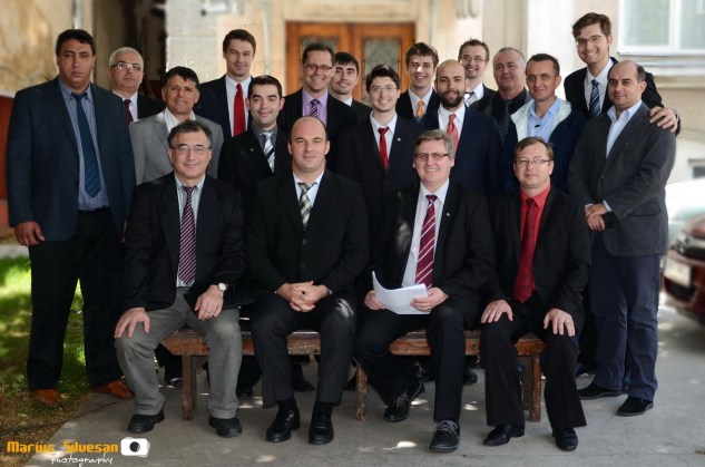 Absolvenții ITBB 2014 împreună cu conducerea Institutului