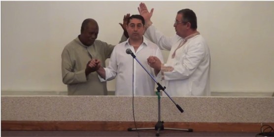 Botez Cristian David la Biserica INternațională Harul din București (19.04.2015)