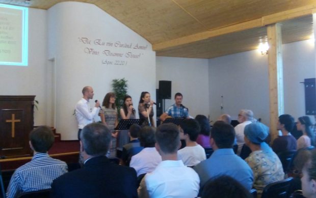 Grup de închinare BCB Agape București cu Naomi Tritean